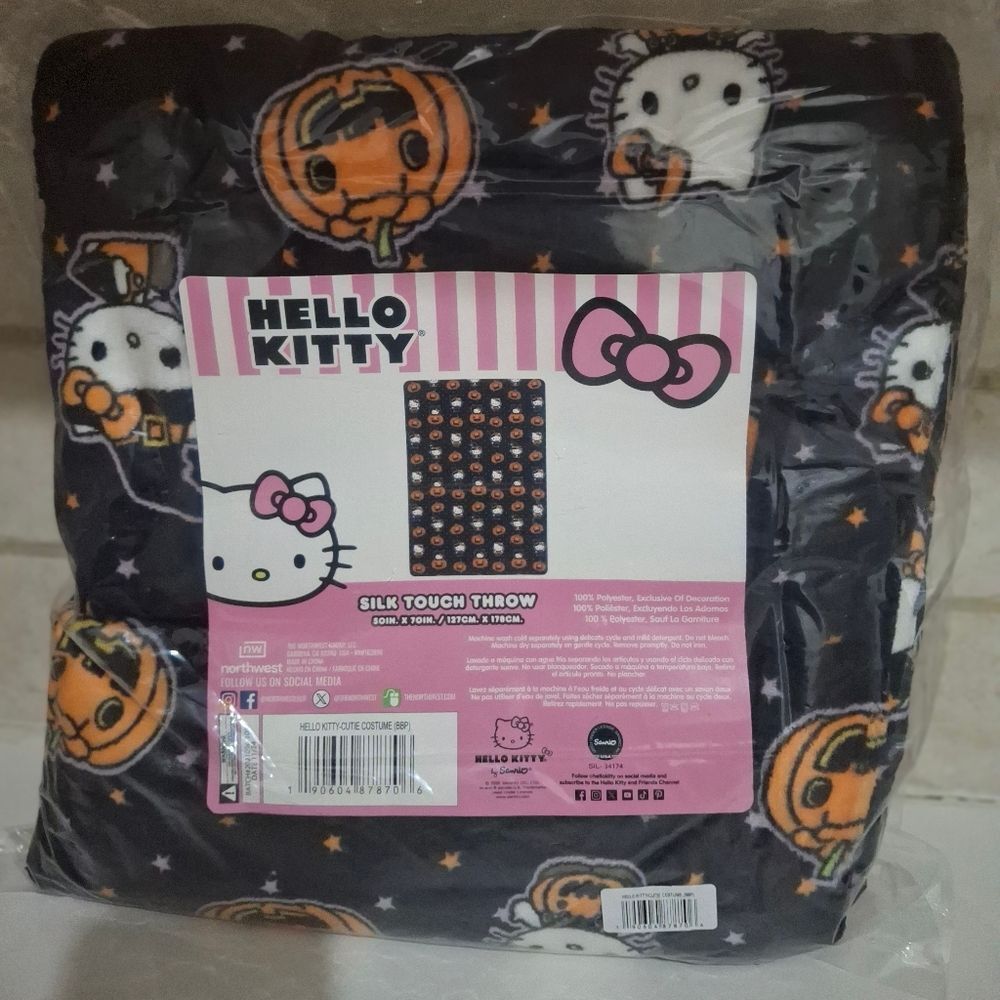 Hello Kitty Halloween Silk Touch Throw Blanket  50" x 70" Pumpkins Witch Black